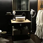 кузня зона та сніданки входять у вартість Hotel