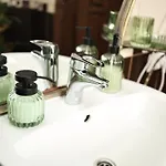 кузня зона та сніданки входять у вартість Hotel