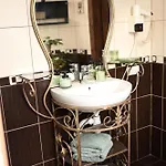 кузня зона та сніданки входять у вартість