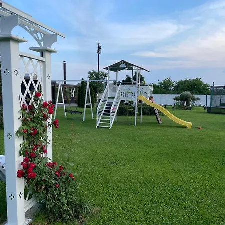 кузня критий басейн та сніданки входять у вартість * Mateyevtsy