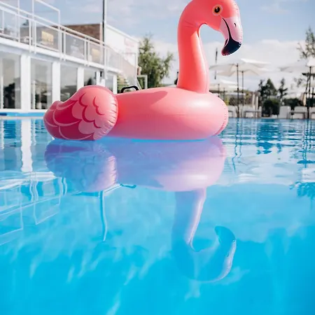 кузня критий басейн та сніданки входять у вартість