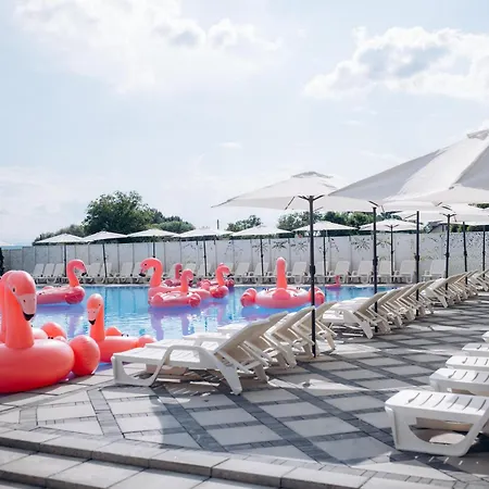 кузня критий басейн та сніданки входять у вартість *