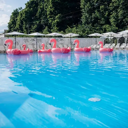 кузня критий басейн та сніданки входять у вартість Hotel Mateyevtsy