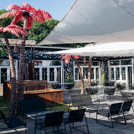 кузня критий басейн та сніданки входять у вартість Hotel Mateyevtsy