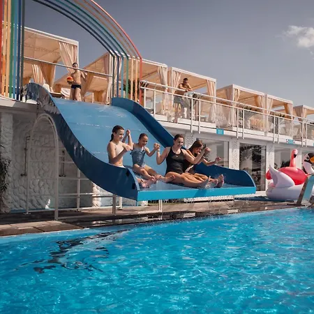 кузня критий басейн та сніданки входять у вартість * Mateyevtsy