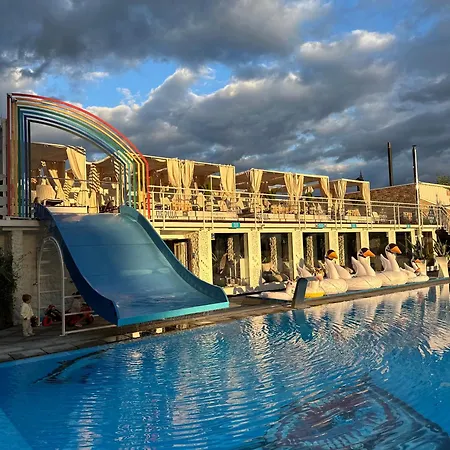 кузня критий басейн та сніданки входять у вартість