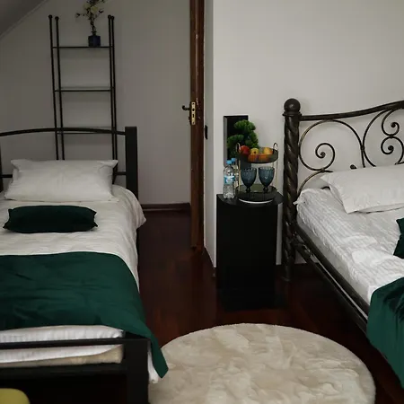 кузня критий басейн та сніданки входять у вартість Mateyevtsy