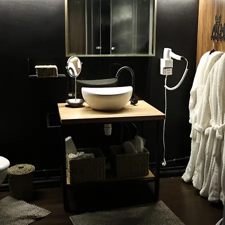 кузня критий басейн та сніданки входять у вартість Hotel