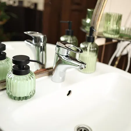 кузня критий басейн та сніданки входять у вартість Hotel