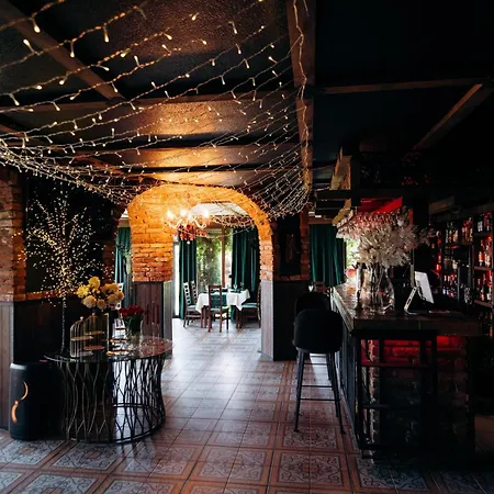 кузня критий басейн та сніданки входять у вартість Mateyevtsy