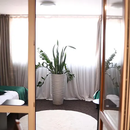 кузня критий басейн та сніданки входять у вартість Hotel *