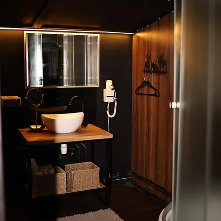 кузня критий басейн та сніданки входять у вартість Hotel Mateyevtsy