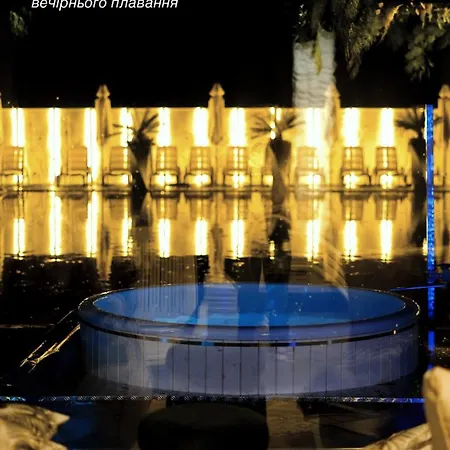 кузня критий басейн та сніданки входять у вартість